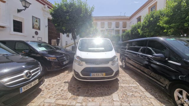 Private transfers between Albufeira and Lebrija
