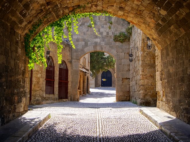 Une rue de la vieille ville de Rhodes, Grèce