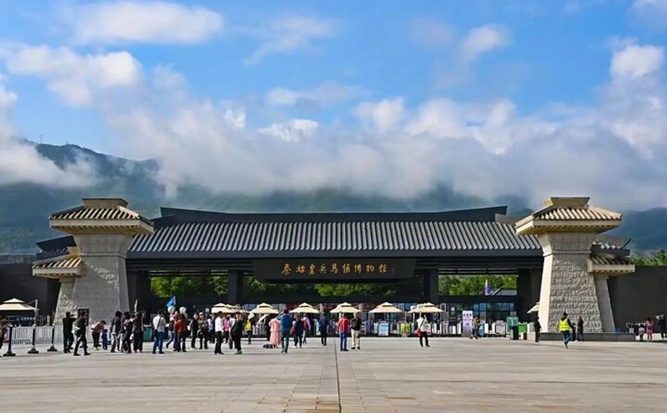 Private Tour of Terracotta Warriors and Lishan Garden in Xi'an