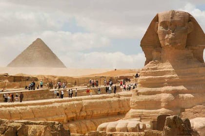 Day Tour to the Pyramids of Giza, Egyptian Museum and Khan El khalili Bazaar