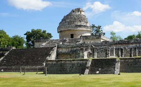 Chichen Itza Semi-Private Tour with Cenote Ik Kil and Valladolid Visit