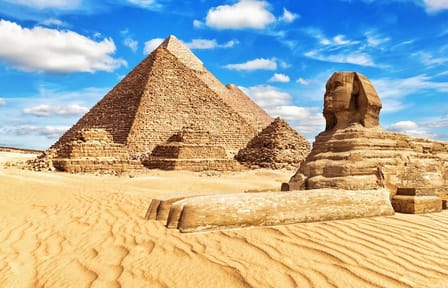 Cairo Day Tour: Pyramids of Giza and Egyptian Museum by Plane