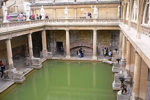 Windsor Castle, Stonehenge & Roman Baths Private Tour