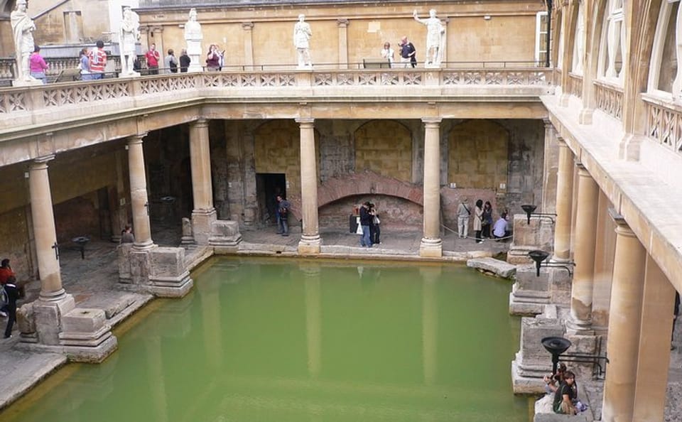 Private Tour of Windsor Castle, Stonehenge & Roman Baths