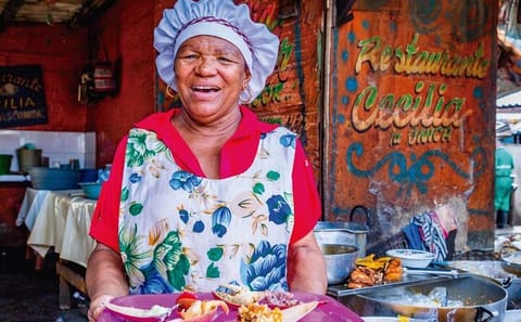 Culinary Walking Tour with Lunch in Cartagena, Colombia