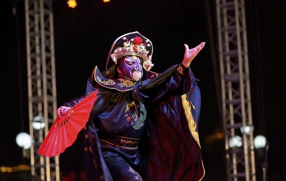 Chengdu Sichuan Opera Evening Show with Tea Service