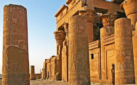 Private Half-Day Tour of High Dam and Philae Temple from Luxor
