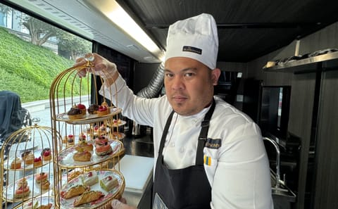 Gourmet Dining Bus Tour in Dubai with Scenic City Views