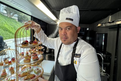 Dubai: Bustronomy Gourmet Brunch, Afternoon Tea, or Dinner on a Luxury Glass-Roof Bus!