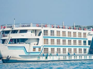 5-Day Nile Cruise with Hot Air Balloon and Abu Simbel Tour