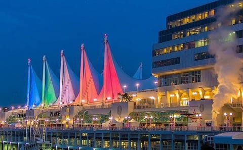 Private Vancouver City Tour with Flyover Canada Experience
