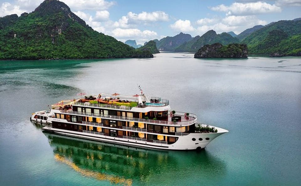 Luxury 5 Star Overnight Cruise in Halong Bay & Lan Ha Bay (2D/1N)