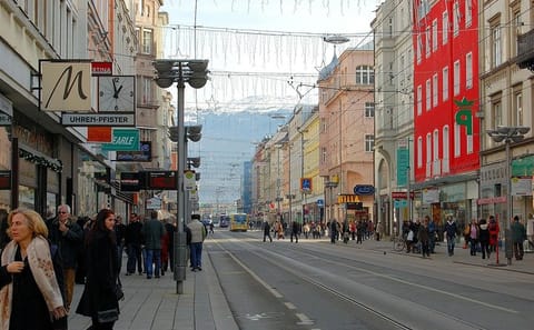 Cultural Walking Tour of Innsbruck's Historic Landmarks