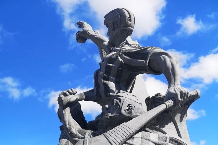 Walk historic Kilkenny with a qualified tour guide. (English) 4