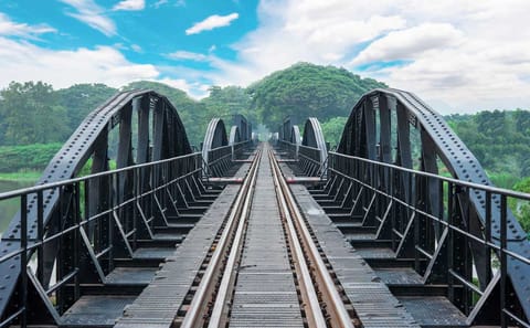 River Kwai Highlights Private Tour with Boat Ride and Cemetery Visit