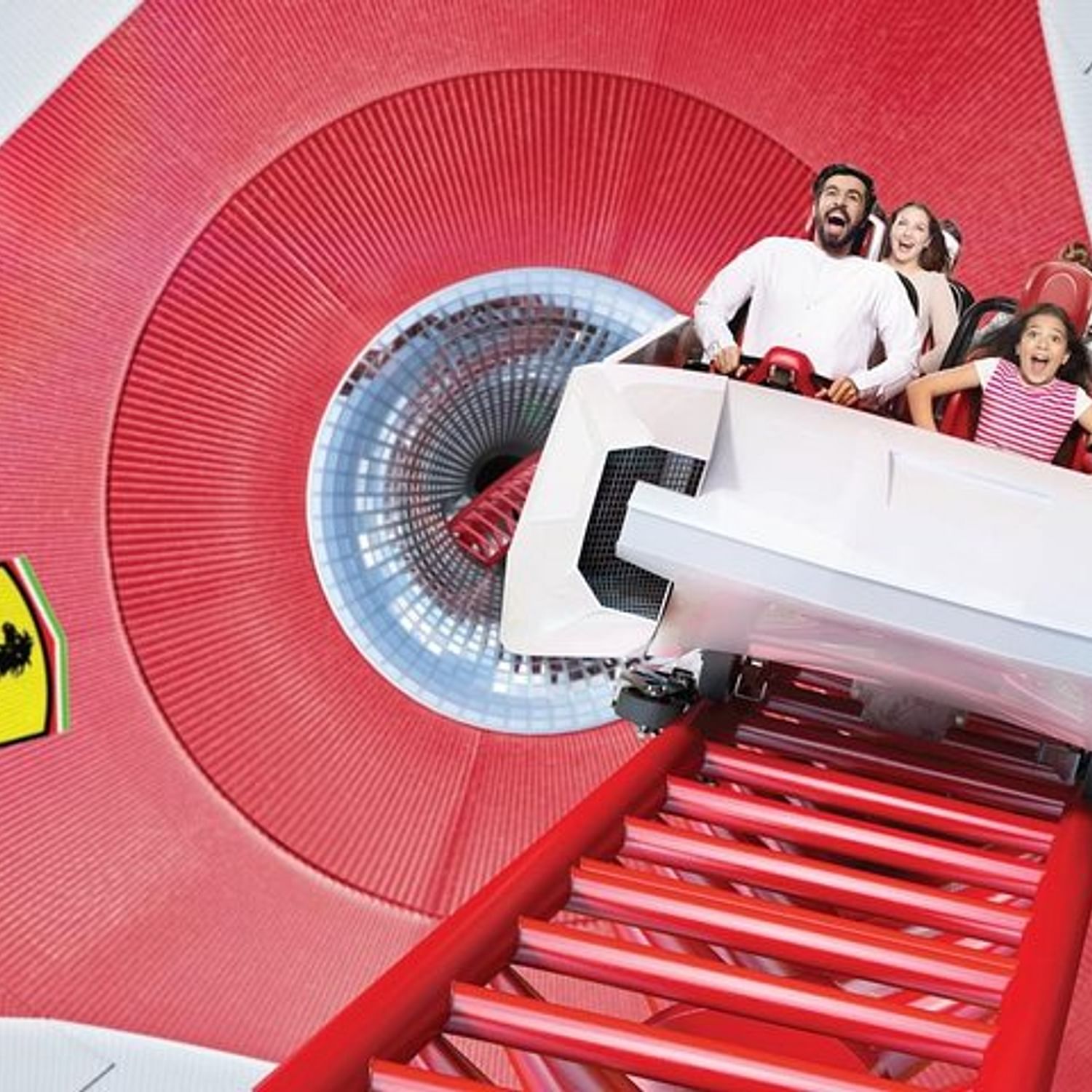 Феррари парк дубай. Развлекательный парк Ferrari World в Абу-Даби. Феррари парк Абу Даби аттракционы. Феррари парк Дубай аттракционы. Ferrari World Абу-Даби аттракционы.