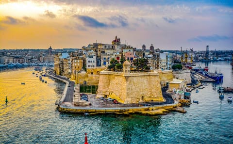 Scenic Mini Cruise from Sliema to Valletta and Three Cities