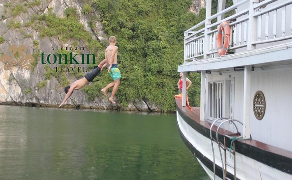 3-Day Boutique Cruise with Kayaking in Lan Ha Bay, Vietnam