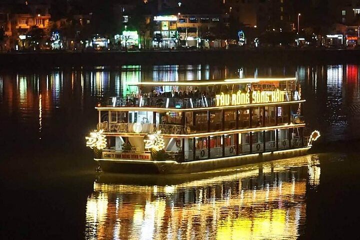 Relaxing Dinner Cruise on the Han River in Da Nang with Live Music