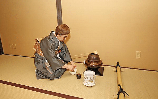 Private Kimono wearing and Tea ceremony(Sado) in Kyoto