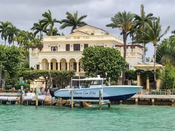 Miami Skyline Cruise: Explore South Beach and Venetian Islands