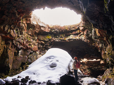 Black & Blue - Lava Tunnel + Silfra Snorkeling, photo 8
