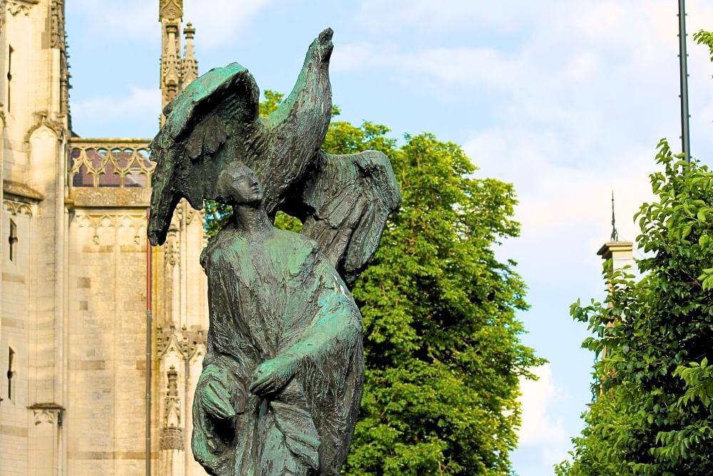 Detail of a statue with an eagle in front of the Sint Janskathedraal at Parade.