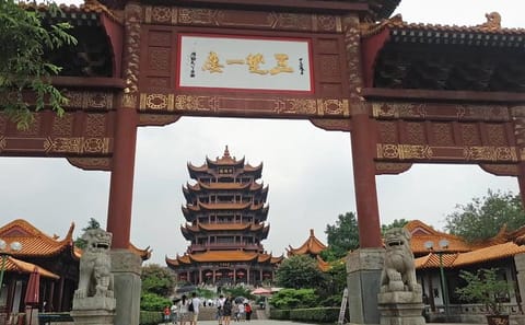 Wuhan Yellow Crane Tower and Hubei Museum Cultural Tour