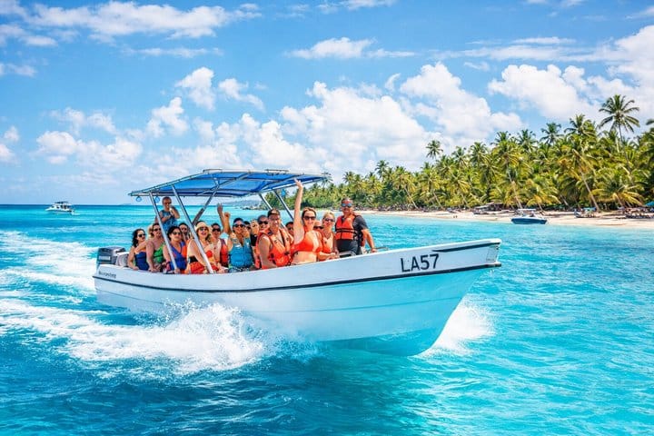 Saona Island Speedboat Tour from Punta Cana + Natural Pool 3