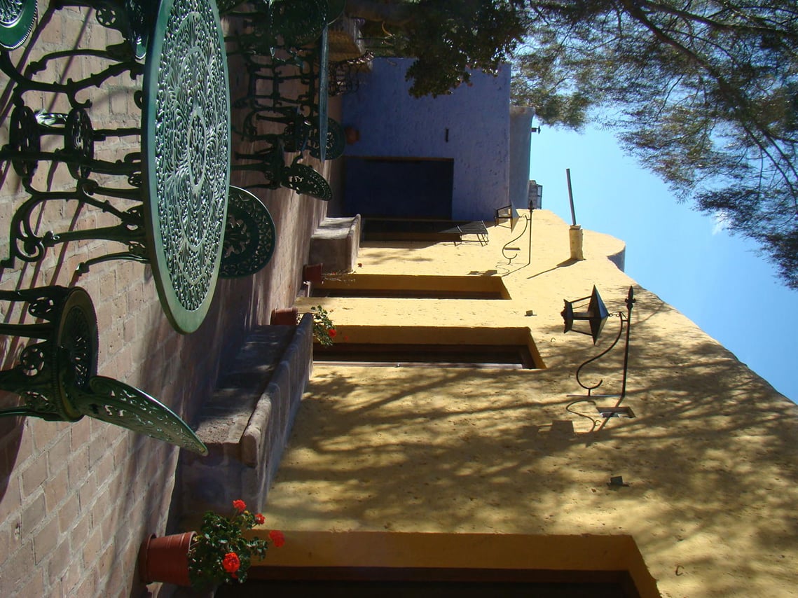<p>One of the courtyards in La Mansion</p>