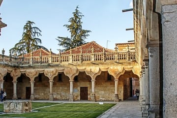 Cultural Walking Tour of Historic Salamanca's Roman and Medieval Sites