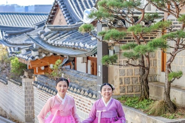 Korea hanbok private photoshoot in gyeongbokgung palace (family/group)