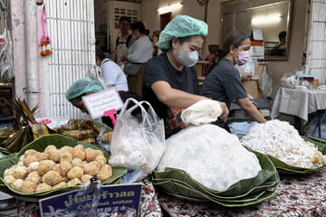 Taste of Rattanakosin: Old Town Morning Food Tour