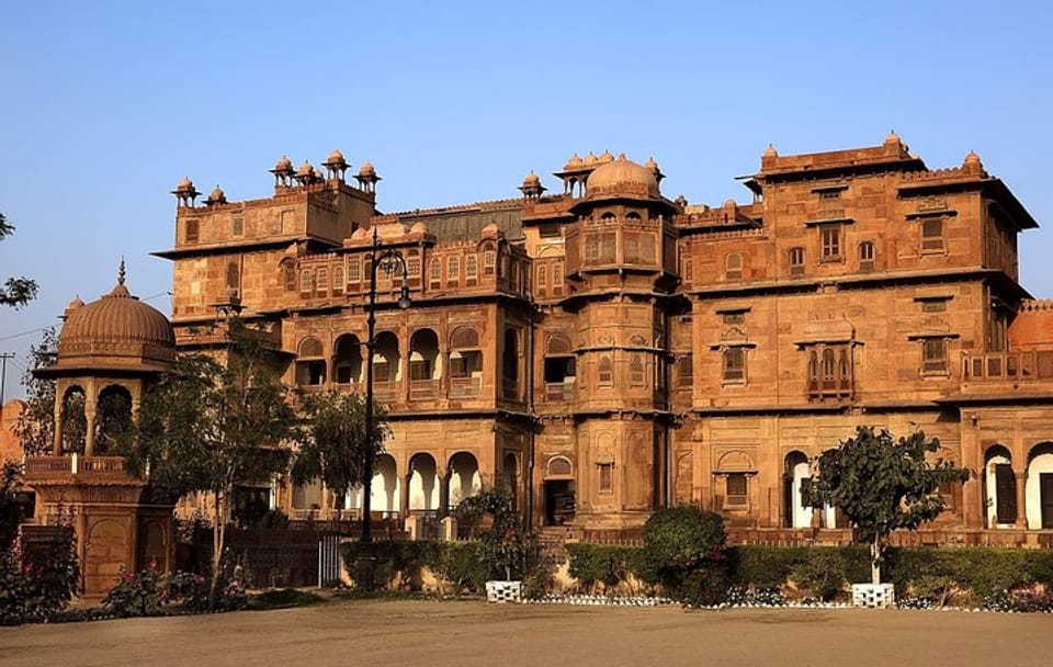 Bikaner Full Day Sightseeing with Junagarh Fort & Temples and Lunch