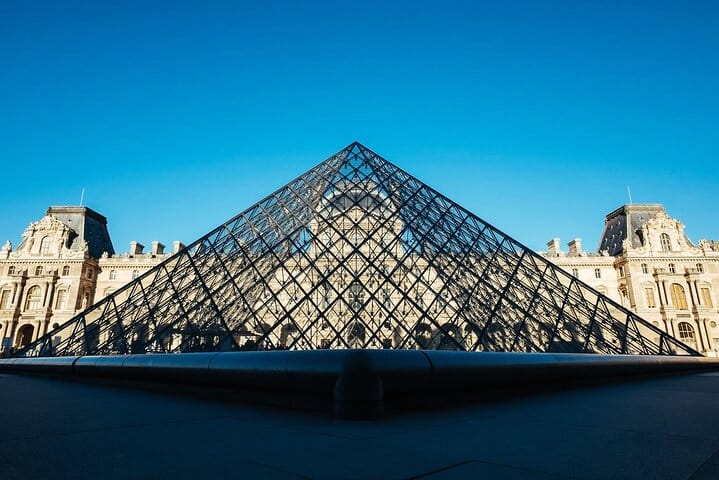 7 hour Paris Night Tour and Moulin Rouge with Airport Transfer 4