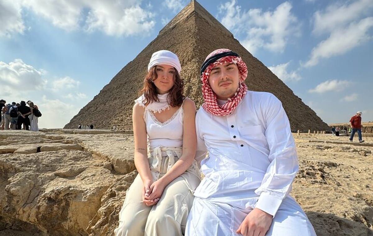 Vip Tour Giza pyramids, sphinx with Camel Ride and Vip lunch