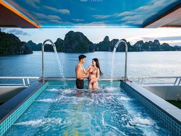 Halong Bay Cruise Tour: Kayak, Explore Caves, Enjoy Lunch & Party