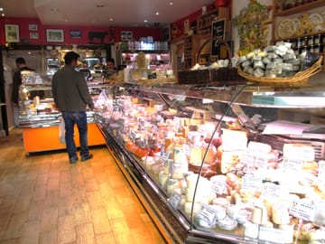 Gourmet Food Walking Tour in Central Paris: Les Halles & Montorgueil