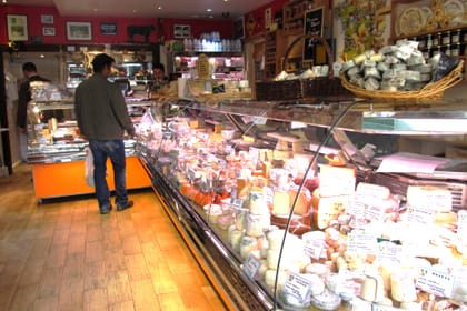 Gourmet Food Tour in Central Paris – Les Halles/Montorgueil