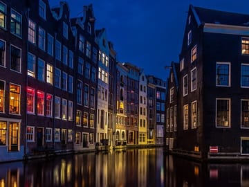 Amsterdam Holiday Walking Tour of Iconic Landmarks