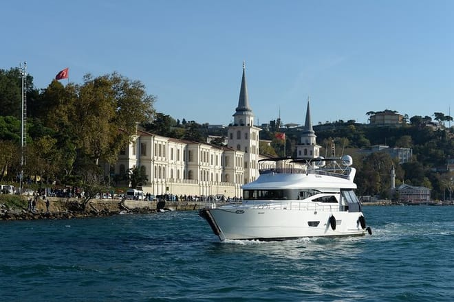 Private Bosphorus Yacht Cruise 4