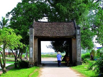 Duong Lam Ancient Village and Local Life Private Day Tour