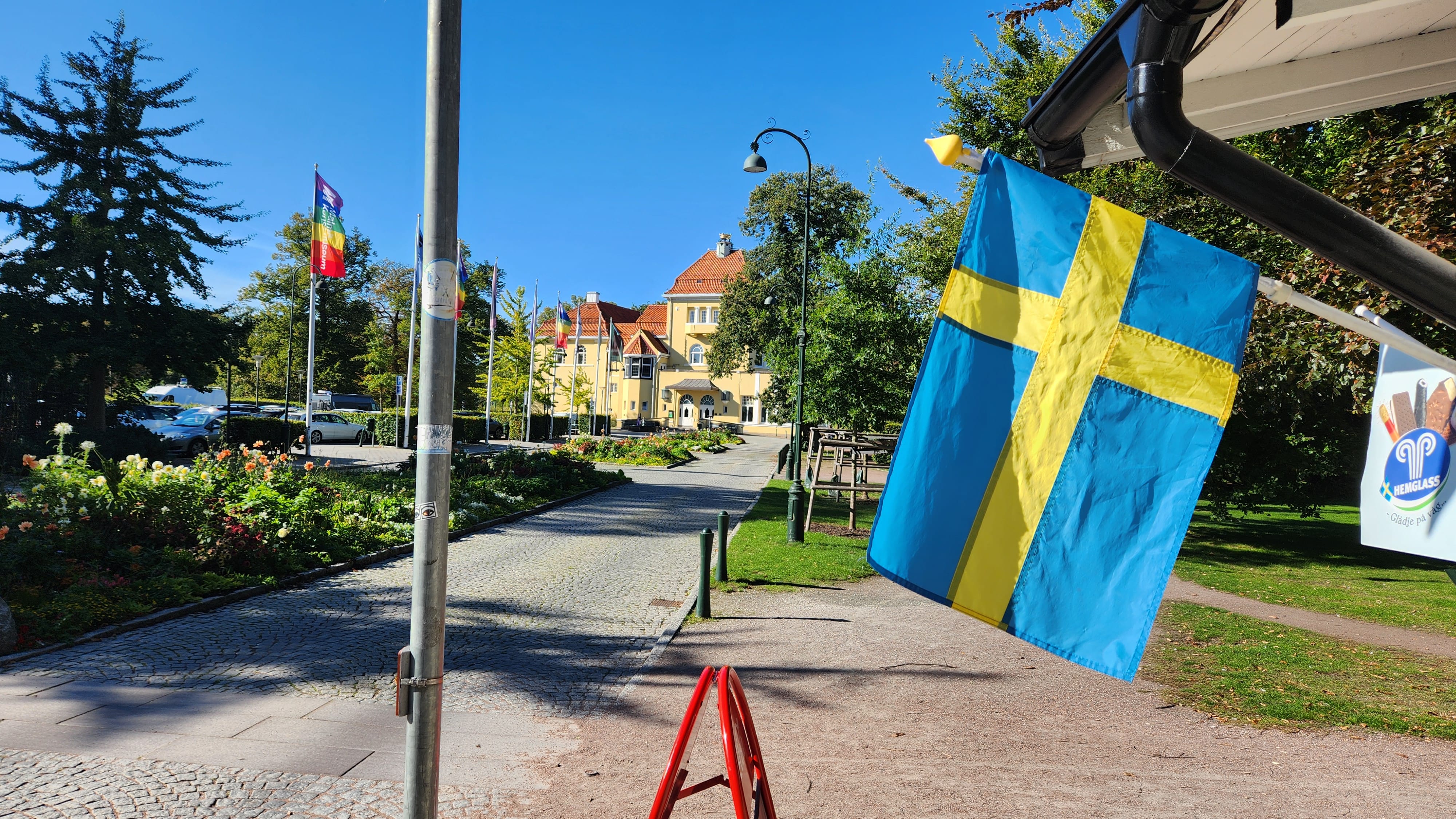 Walking tour in Malmø with a local guide from Denmark, experience Malmø in a few hours