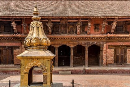 Private Tour of Patan with Durbar, Hindu Temple, Buddhist Vihar-Stupa and Museum