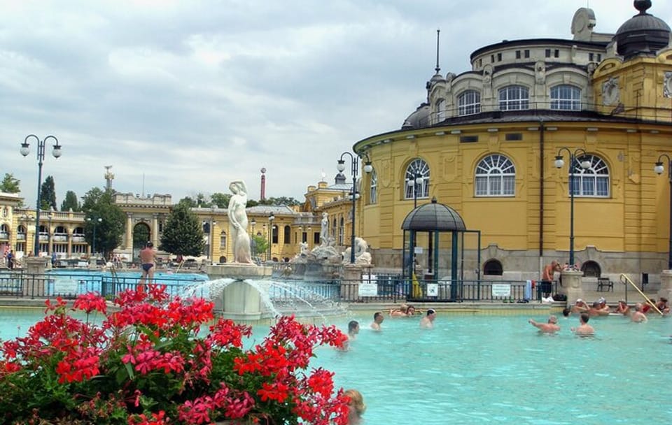 Budapest City Highlights and Széchenyi Bath Experience