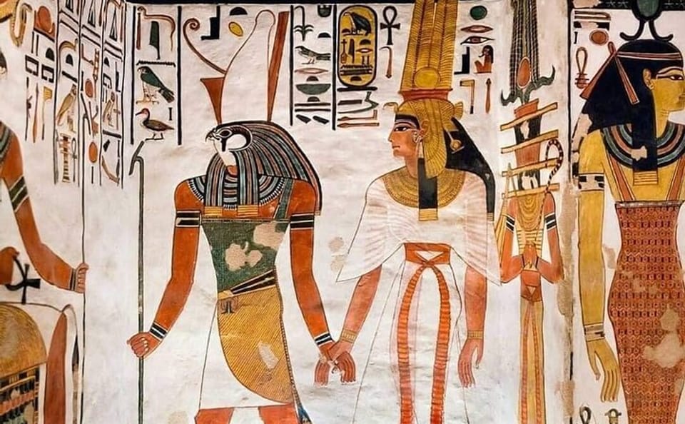 Private Valley of the Queens Tour in Luxor's West Bank