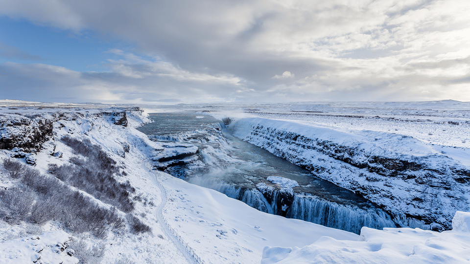 Þingvellir is worth ninety minutes of your Golden Circle day