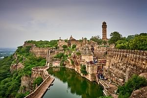 Full Day Tour to Chittorgarh Fort & Pushkar with Jaipur Drop from Udaipur