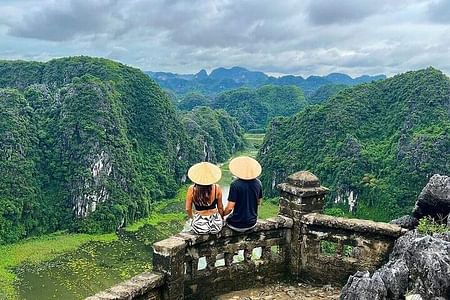 Luxury Day Tour to Ninh Binh: Explore Hoa Lu, Tam Coc & Mua Cave