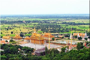 Private Full Day Tour of Oudong Mountain and Phnom Penh